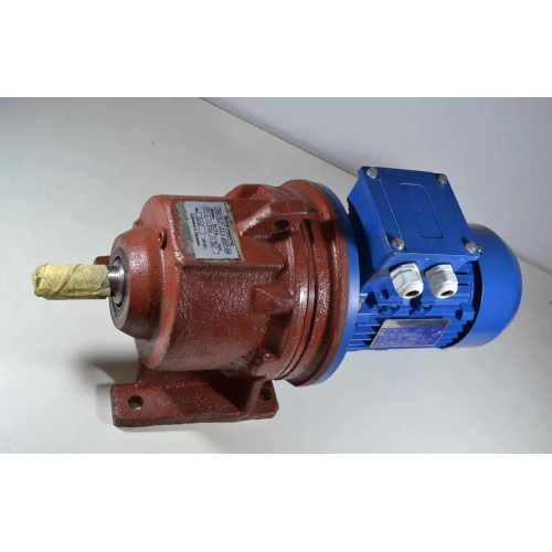 Мотор редуктор 3МП-31,5 (2 ступені 28 об/хв АІР71А6)