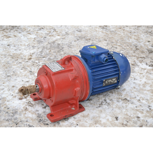 Мотор редуктор 3МП-31,5 (2 ступені 45 об/хв АІР71В4)