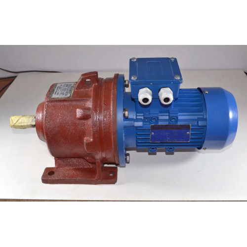 Мотор редуктор 3МП-31,5 (1 ступінь 180 об/хв АІР100L4)